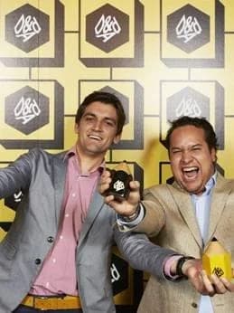 Paul en Yme met een prijs voor hun idee om klimaatverandering te stoppen